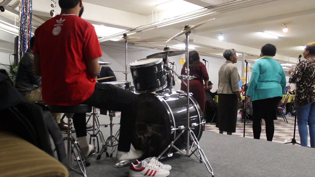 Andre' DuBose & Family - (LIVE Performance)