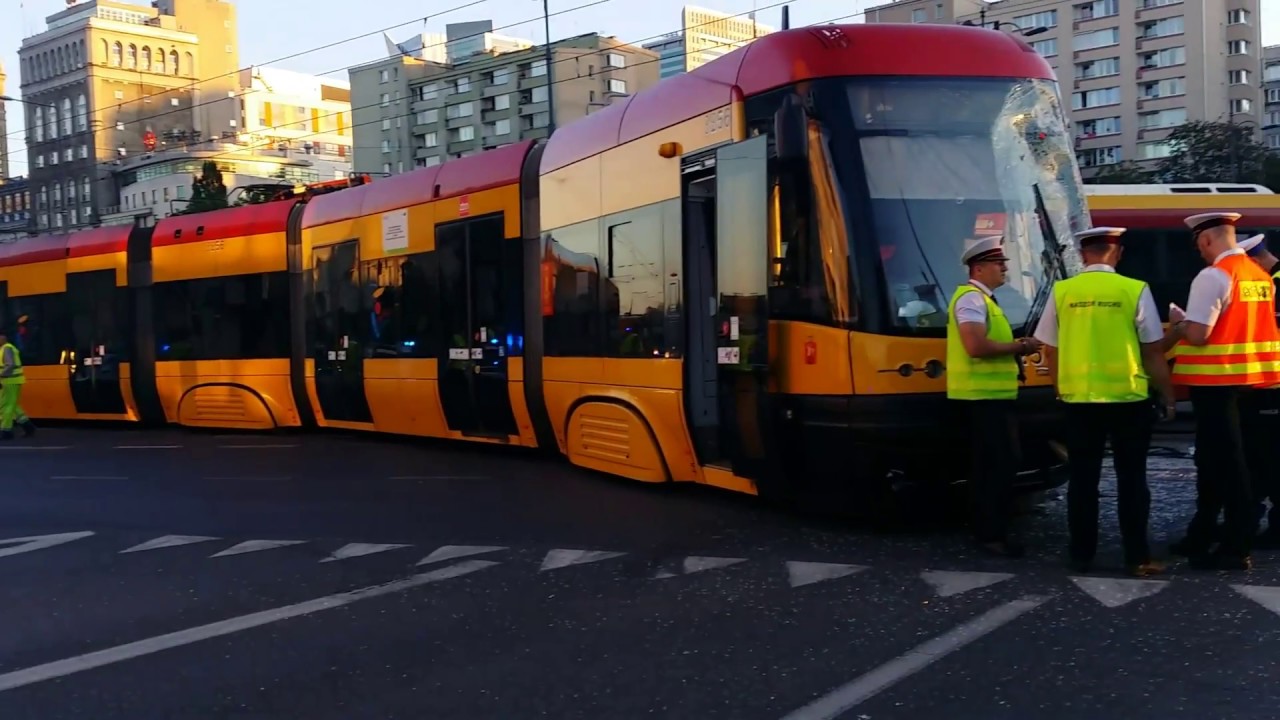 Dziwny Wypadek autobus tramwaj ul.Marszałkowska / Królewska 15.06.2017