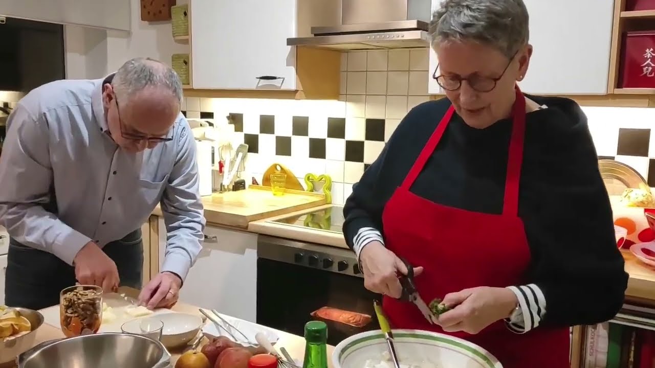 Selleriesalat ala Astrid und Paul mit Leberkäse und Brot