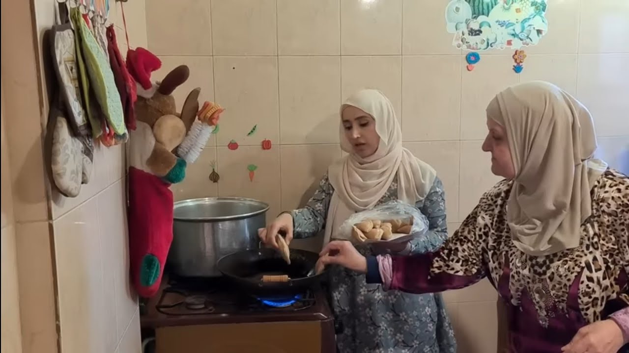 ألذ قطايف محشية جوز من ديات حماتي🤩🙈
