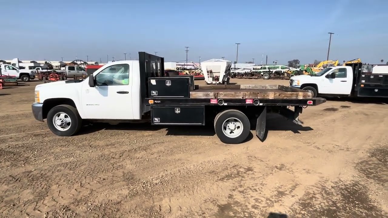 2010 Chevrolet 3500HD Flatbed Truck