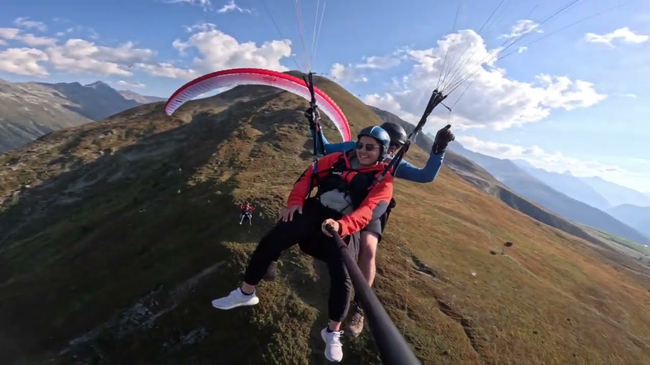 Summer Paragliding Tandem Flights Davos - Gleitschirm Tandemflug Davos