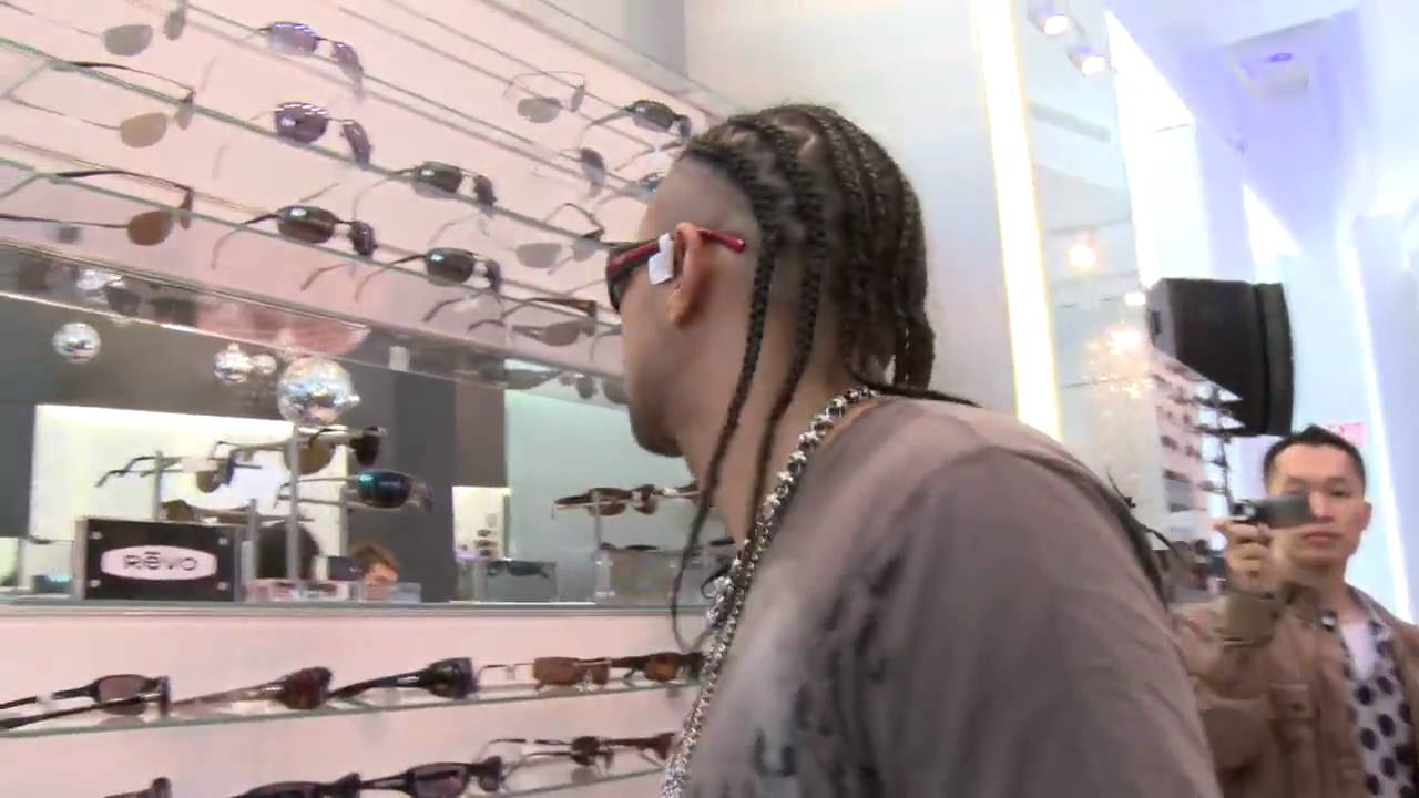Sean Paul At Sunglass Hut Social Sun