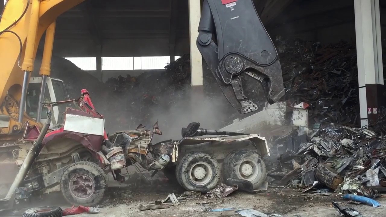 How to Cutting a Truck with a VTN 12-Ton Shear