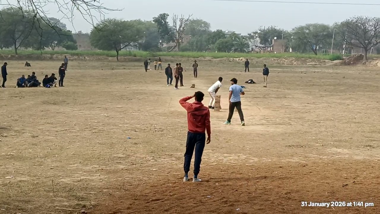 Dwarkapur vs Kusarjapur. Dwarkapur is batting.