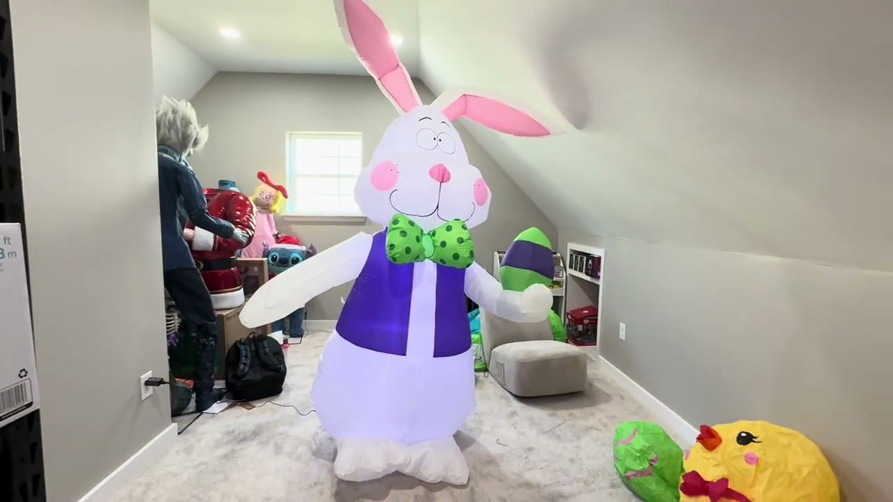 Gemmy 2022 Easter bunny inflatable review.￼