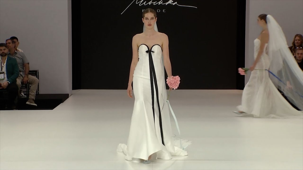 Badgley Mischka Bride Runway Show | Barcelona Bridal Fashion Week Fall-Winter 2025 | VRAI Magazine