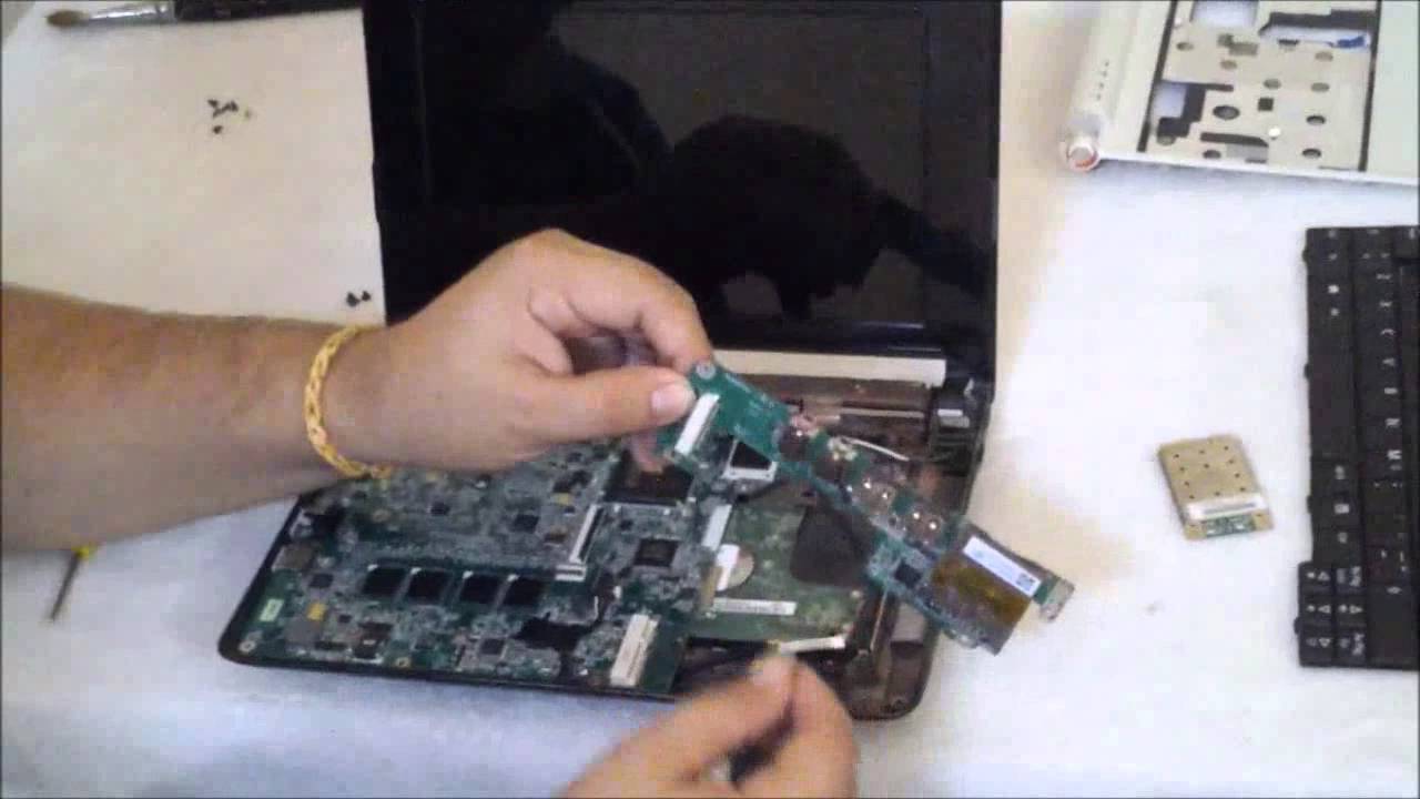 Montaje y Desmontaje de Portatil Acer Aspire One zg5