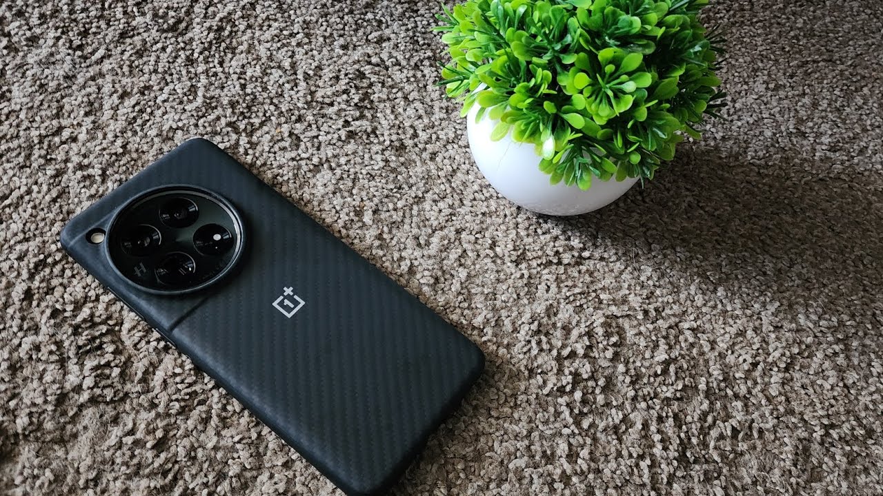 Oneplus 12 Armid Fiber Official case unboxing and first look