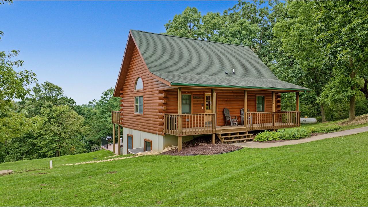 Tour This 11-Acre Secluded Cabin in Wisconsin&rsquo;s Driftless Area