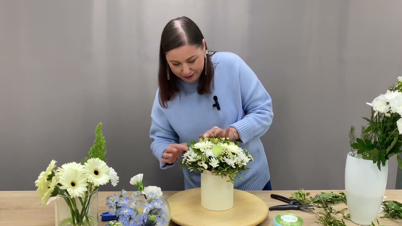 Композиция в шляпной коробке