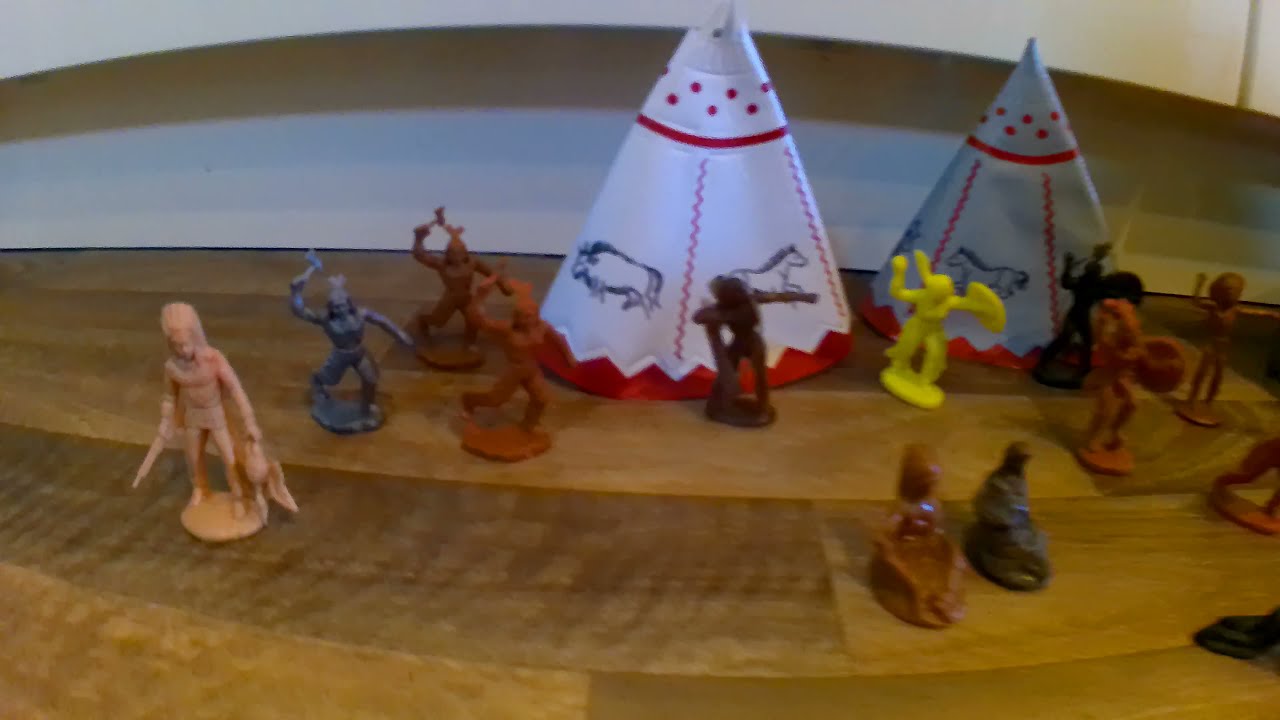 DDR Spielzeug/ East German Toys...Indianer noch roh....