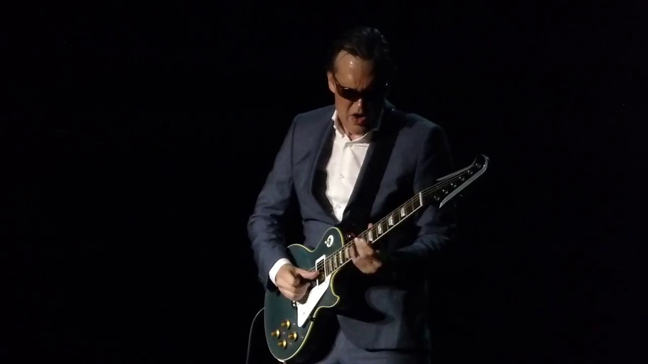 Joe Bonamassa - The River - 10/23/15 Echo Arena - Liverpool, UK
