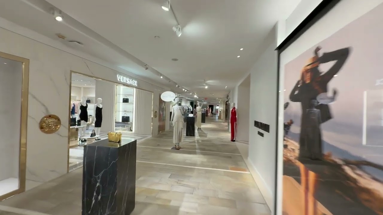 BLOOMINGDALE'S MALL  THIRD AVENUE NEW YORK