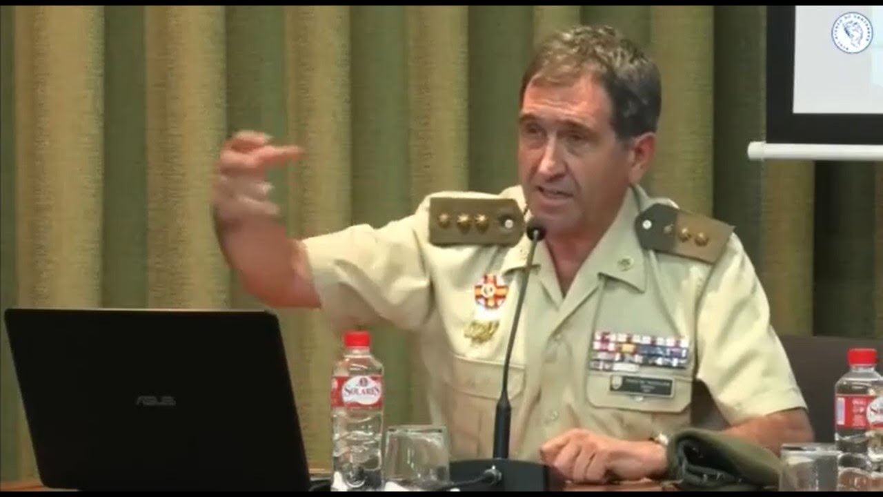 Coronel Pardo de Santayana ante un hipotético ataque nuclear a España: 