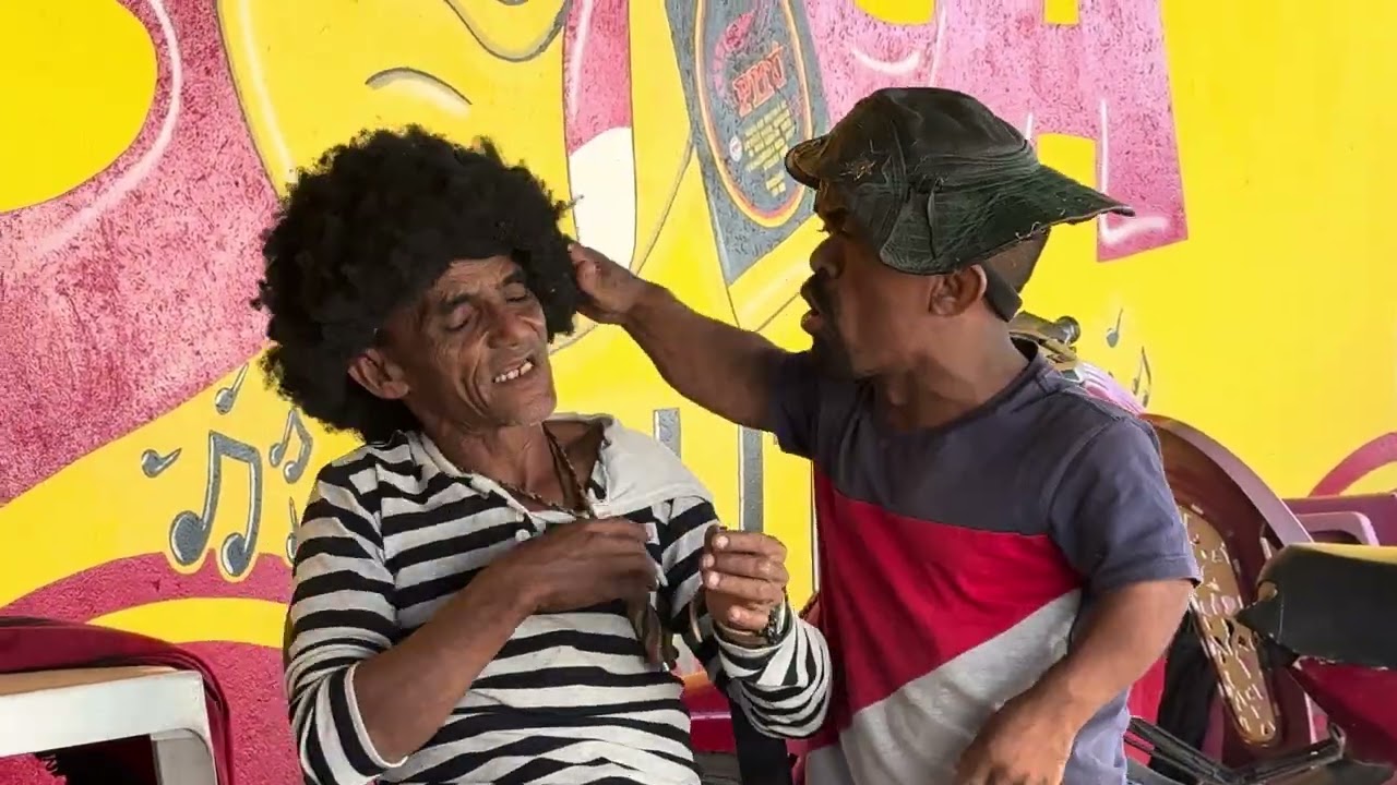 CHAGUINHA JOGOU O BOMBA EM CASACA DE COURO ELE FICOU COM MEDO