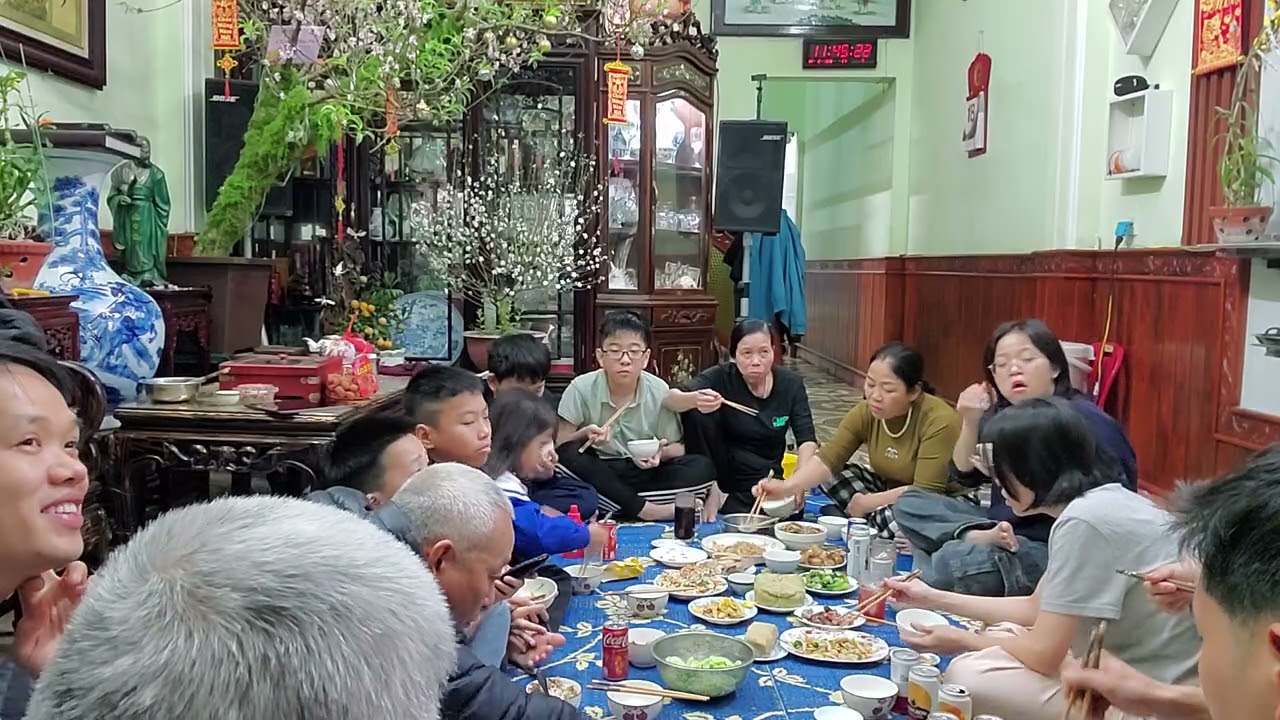 Mừng xuân binh ngọ  2026 đại gia đình nhập tiệc 