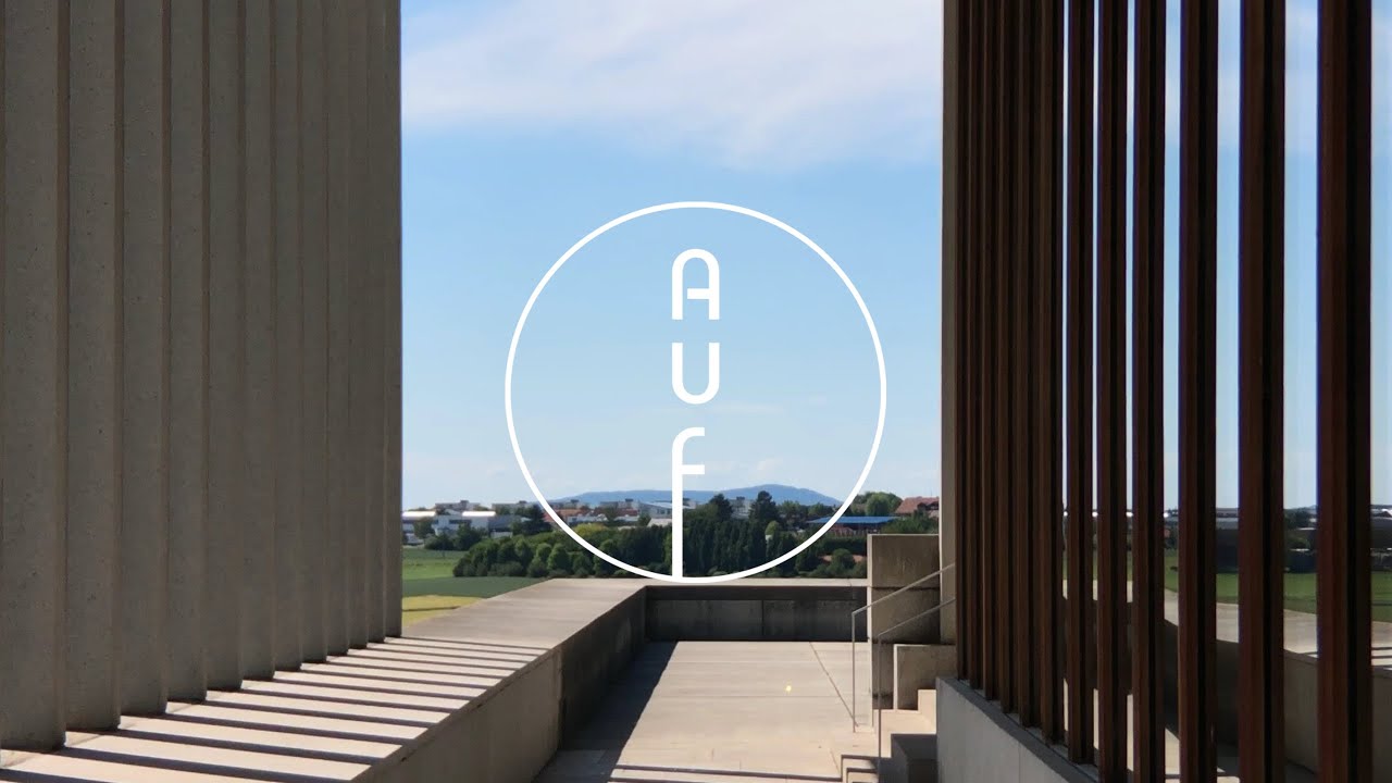 정수리가 타들어가도록 뜨거웠던 날이었다 / David Chipperfield
