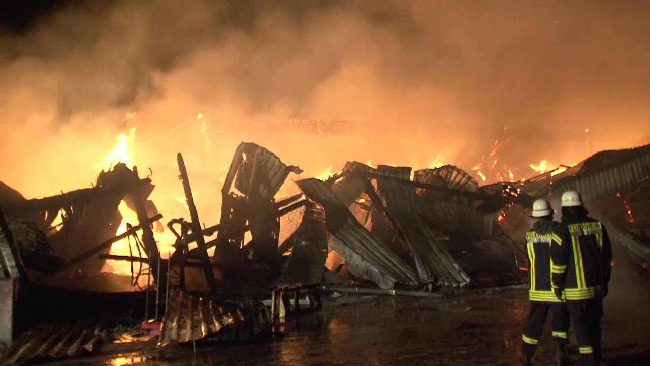 Feuer in Reußenköge - Lagerhalle abgebrannt