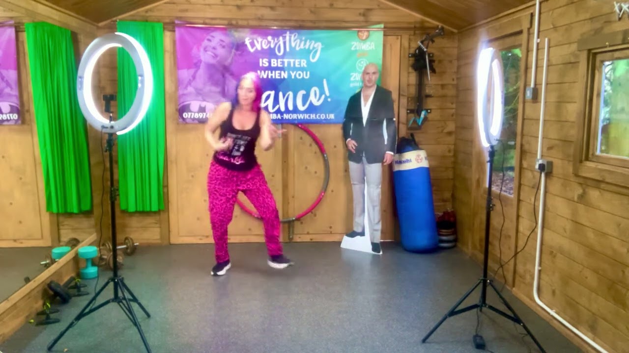 Zumba®️/Zumba®️ Gold Pretty Woman (all around the world) by Azteck, Pitbull & Gabry Ponte