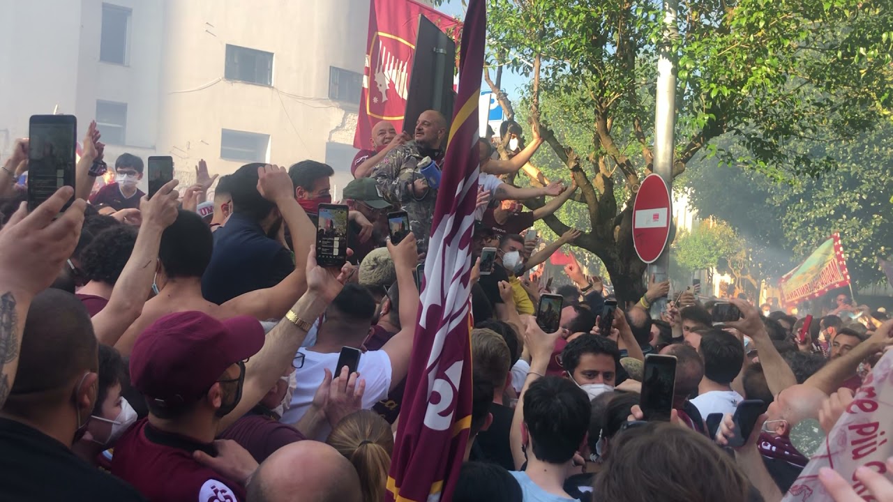 Salernitana in Serie A: Ciccio Rocco nel piazzale del Vestuti