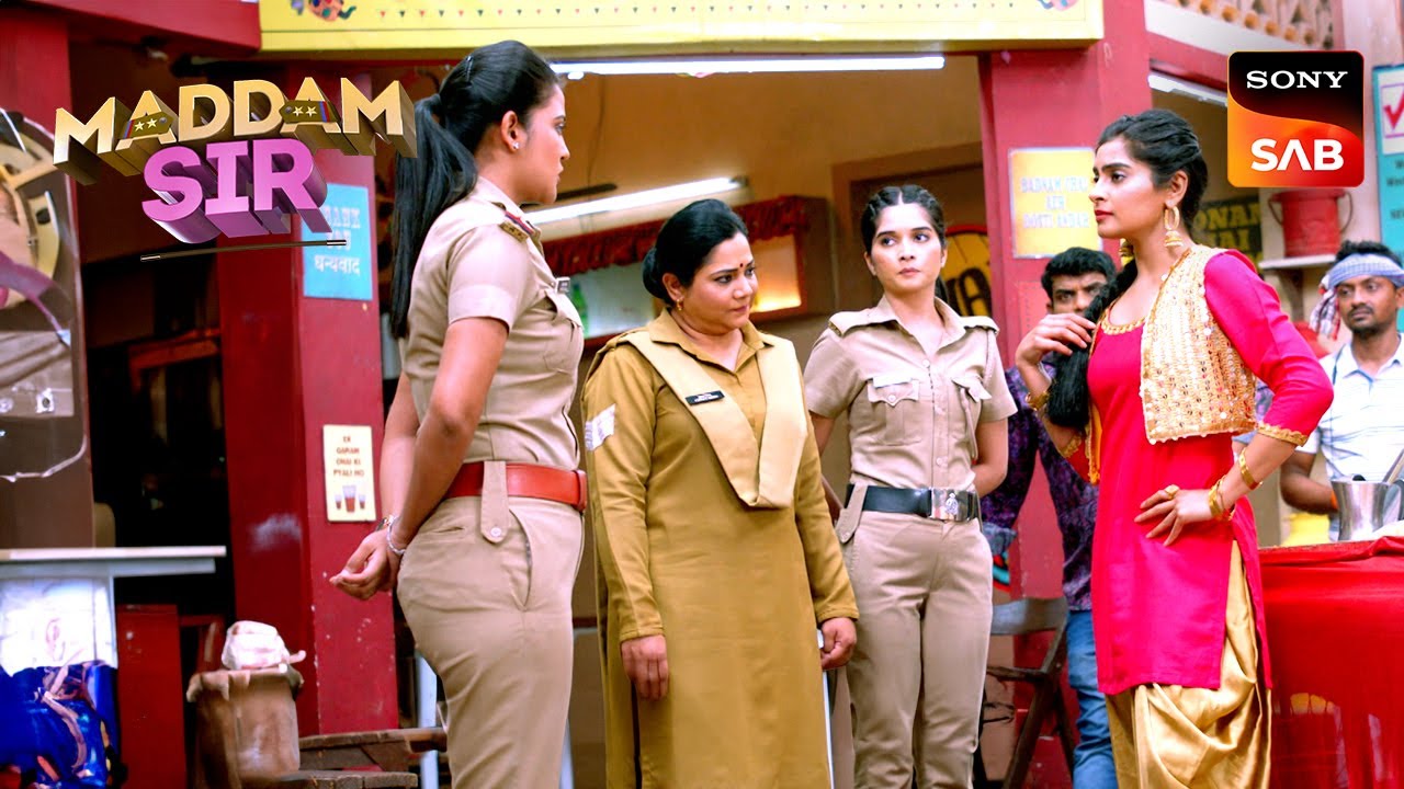 Karishma की जुड़वा बहन Raveena के कारण हुआ चौकी में हंगामा | Maddam Sir | Badge Of Laughter
