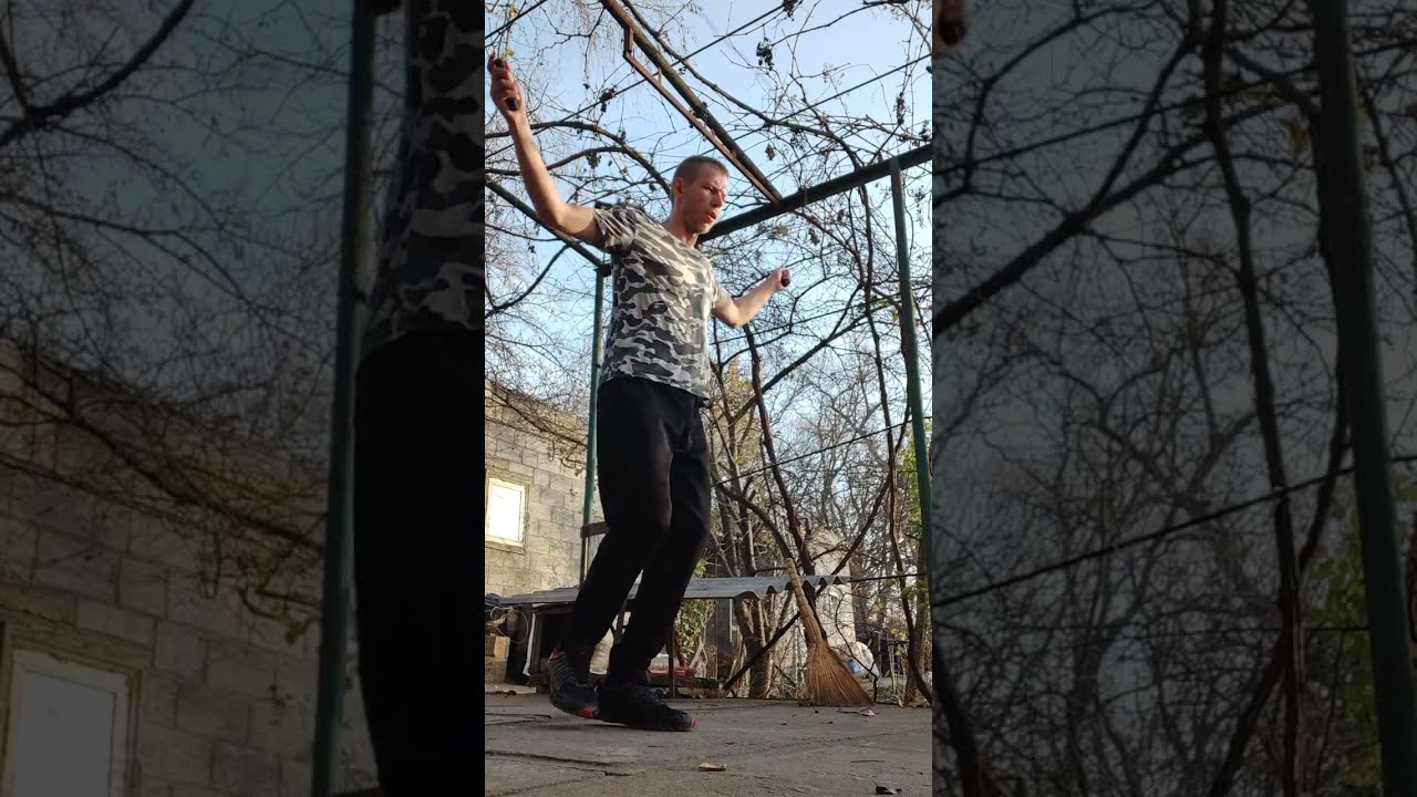 Последние тёплые деньки со скакалкой ☺