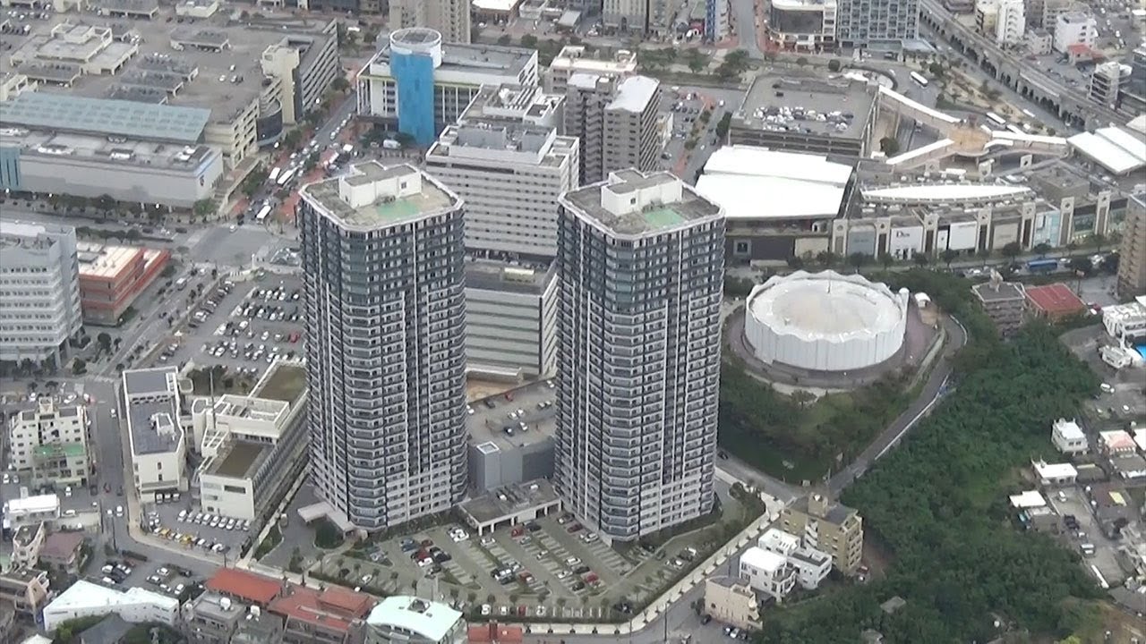 米軍返還地「おもろまち」に建つツインタワーマンション