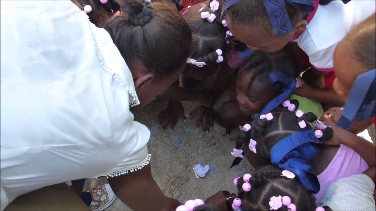 Cours de sport - Classe pr&eacute;scolaire - Ecole des Orangers, Ha&iuml;ti