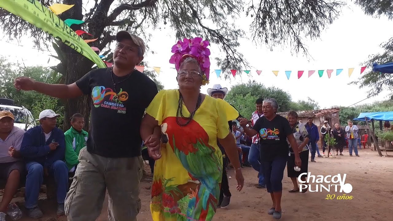 CHACO Y PUNTO. Carnaval Boyuibe; Pueblo guaraní_Flia Flores | 3/4