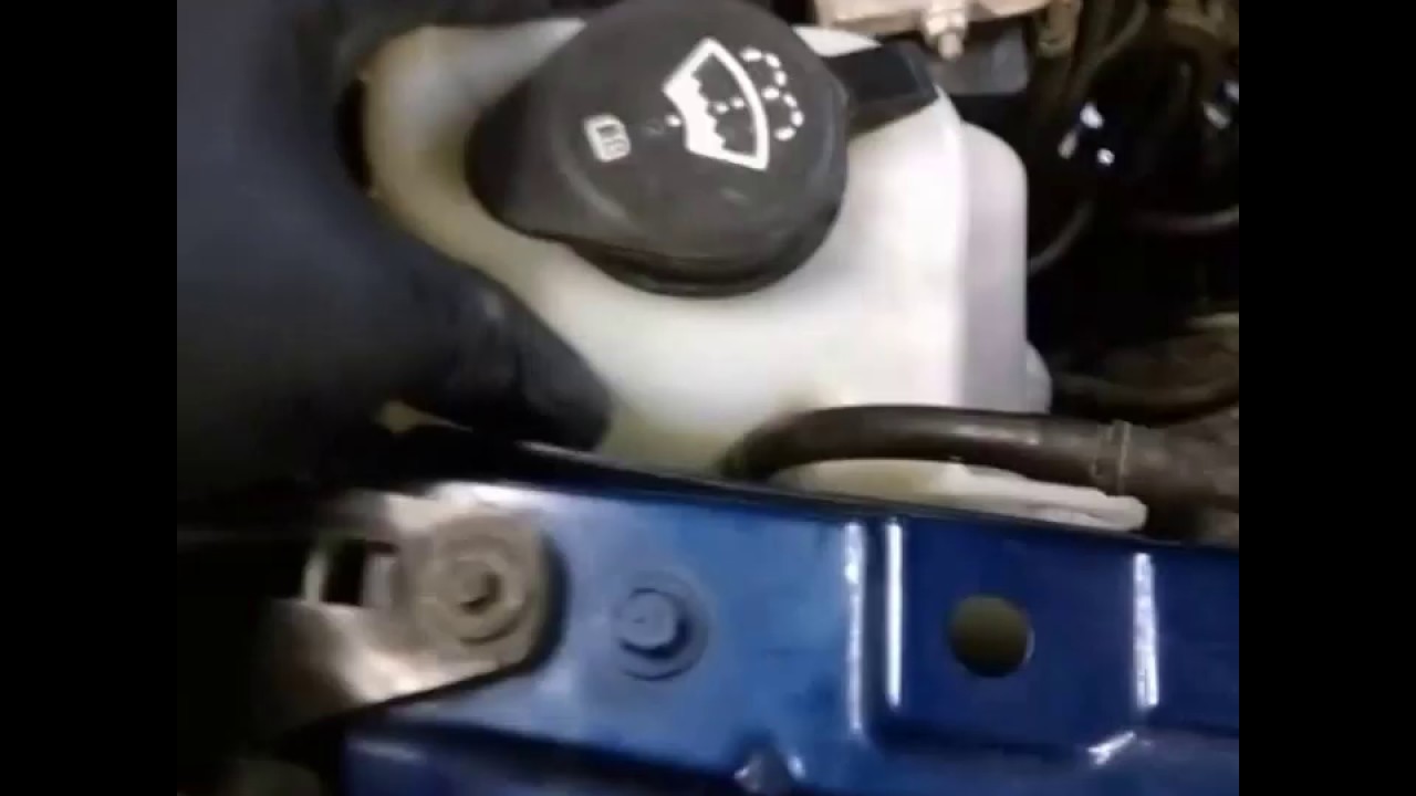 08 Suzuki XL7 / GM windshield washer pump.