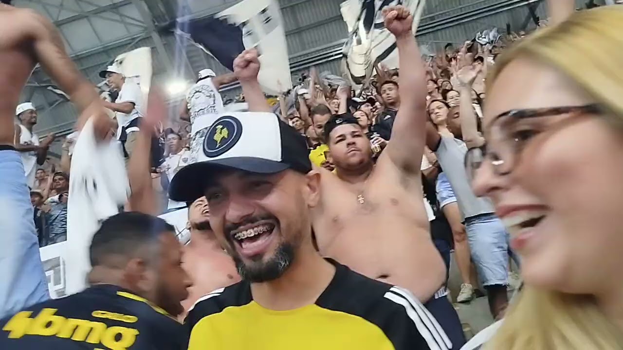 12/11/2025 ( Gol do Atlético Mg). Torcida em festa. Na Arena MRV.  