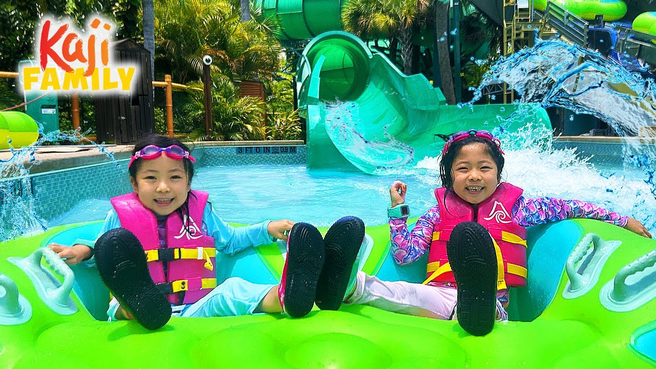 Water Slides at Universal Waterpark with Emma and Kate!