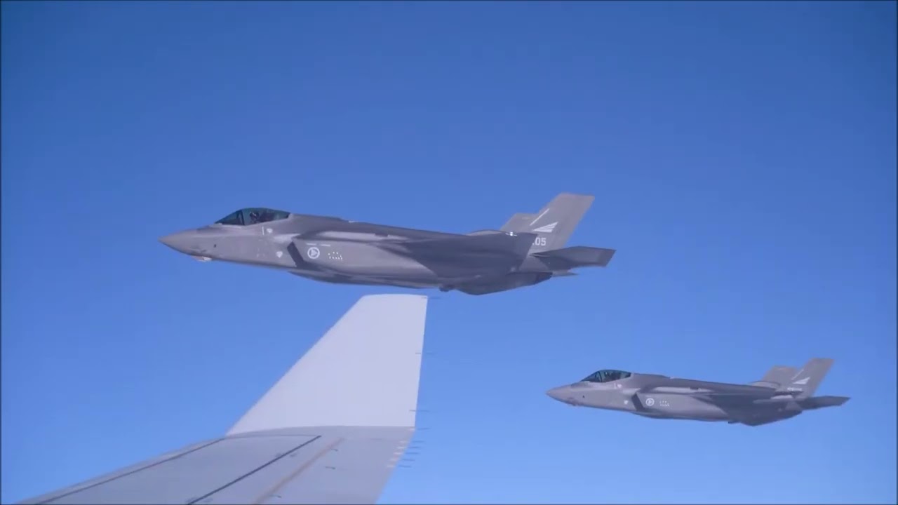 Rifornimento in volo degli F-35 norvegesi durante la Cold Response 2022 (Marzo)