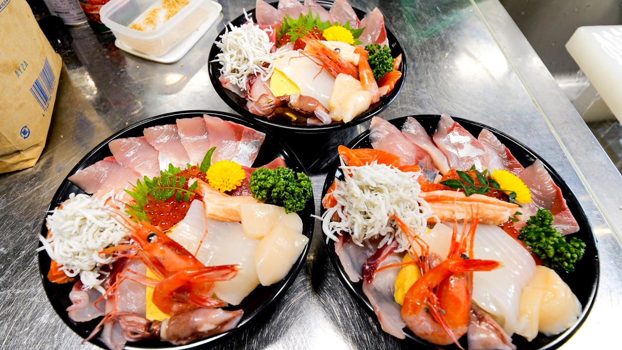 これで１５００円！？衝撃の大盛り海鮮丼が出てくるポツンと古民家食堂丨JAPANESE FOOD