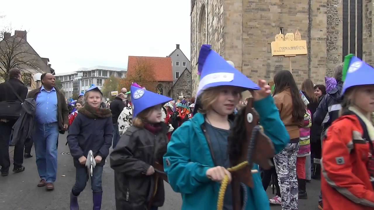 Steckenpferdreiten der Schüler der Stadt Osnabrück in Niedersachsen