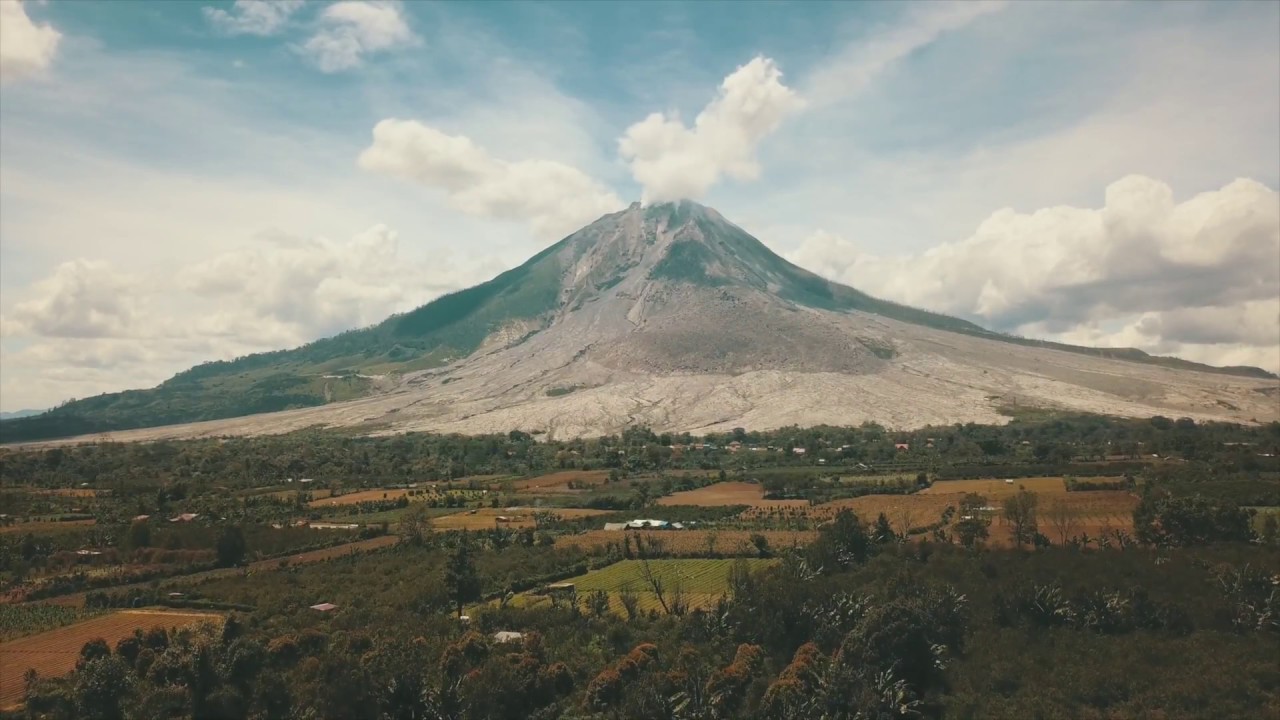 Gunung Sinabung  - Sinabung Volcano by Drone Mavic Pro with The Thing