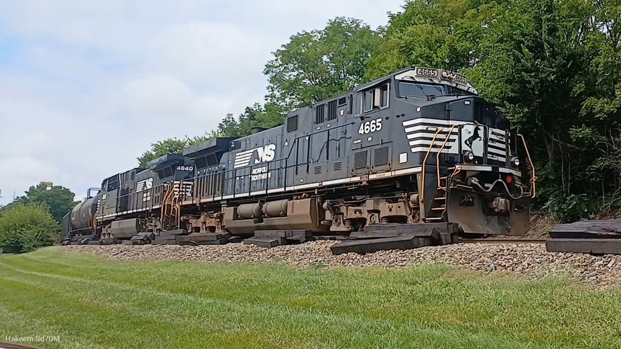 NS 4665 w/Nice K5LA Horn leads NS Manifest Train North at Fort Mitchell, KY 
