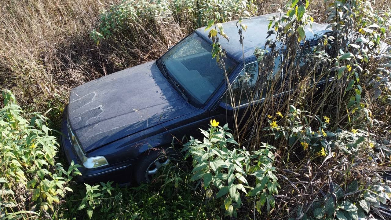 Paljenje švedskog TENKA zaraslog u travu