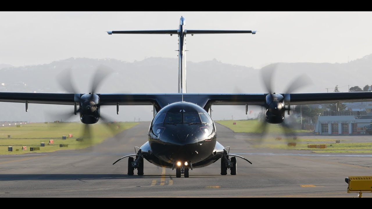 Livestream at Wellington airport with Kev and Kurt (KDS)
