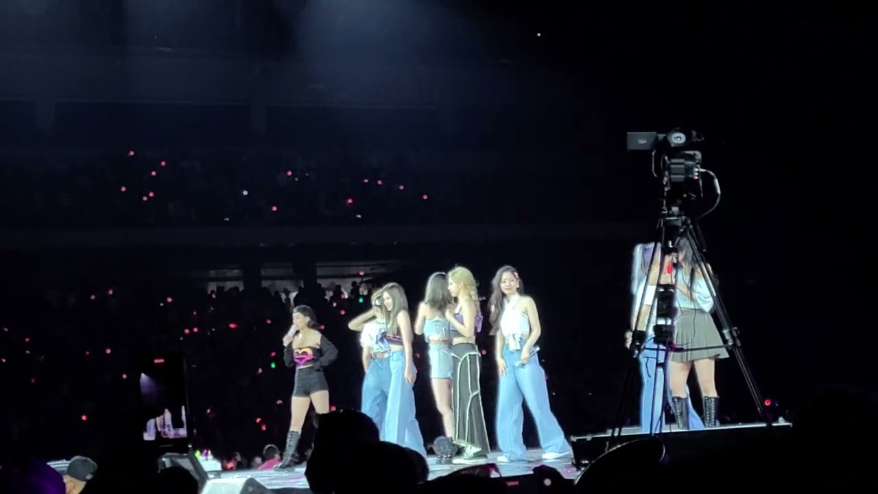 220515 TWICE - Dance The Night Away (Ending + fireworks) - III Encore in LA Day 2