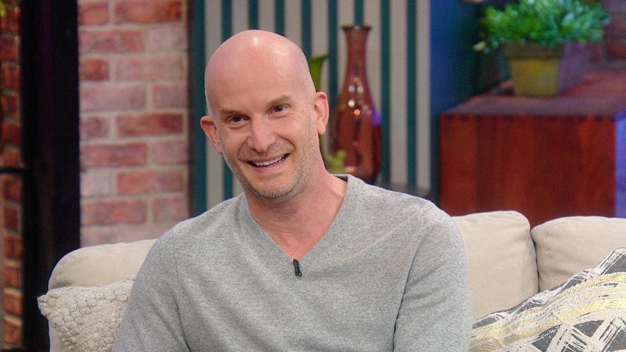This Man Quit His Job To Travel The World — And He Relies Solely On The Kindness Of Strangers