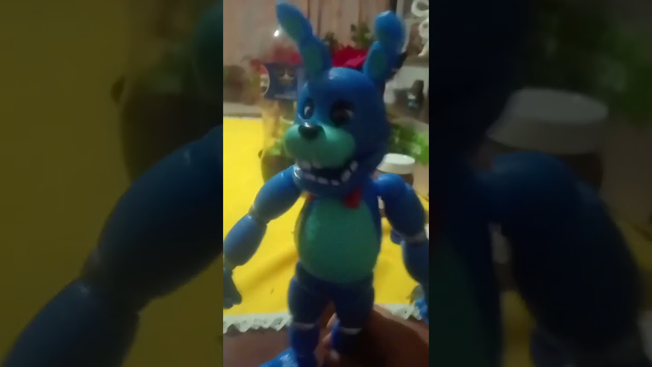 Freddy y Bonnie juegan a las escondidas créditos a 