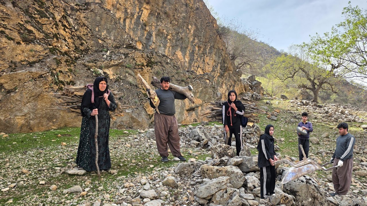🪵 Real nomadic life: the story of collecting firewood in the heart of the mountains and nature