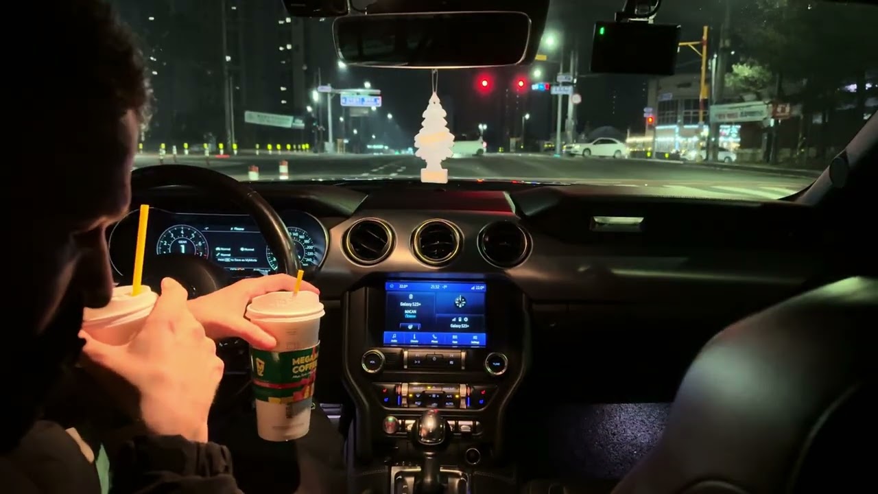 Первый взгляд: начало автомобильных приключений с Ford Mustang 2.3 EcoBoost Cabrio
