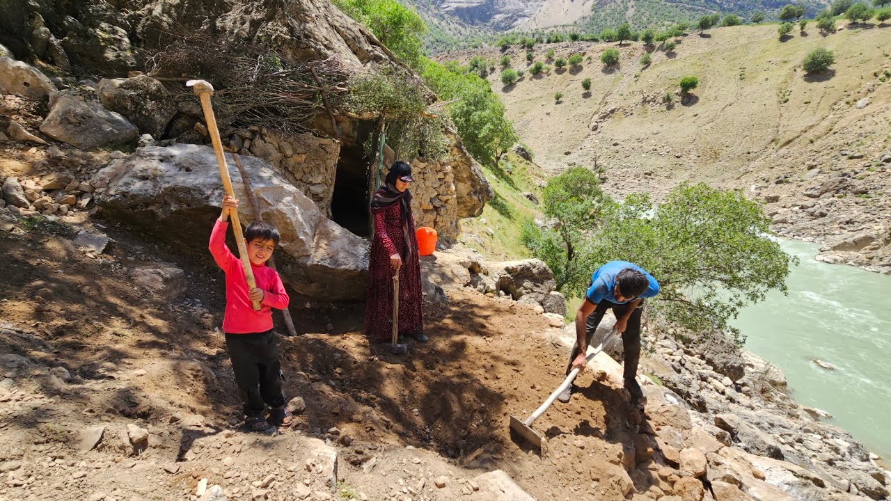 Survival at Heights: The Challenging Daily Life of Nomads in the Mountains🏔️👣