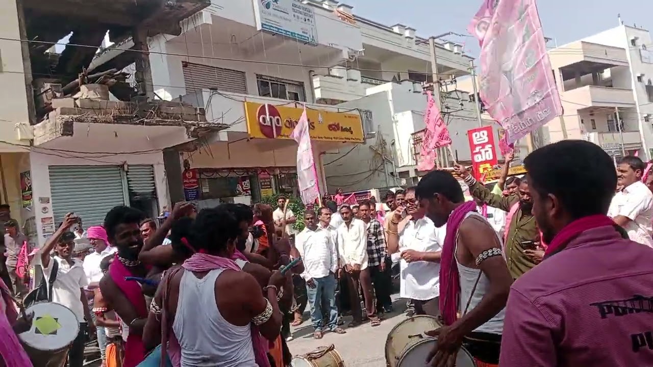 మా ఊరు వాళ్ళు.... ప్రచారం సందర్భంగా విన్యాసాలు చేశారు మా ఊరిలో../Karimnagar/YouTube video/