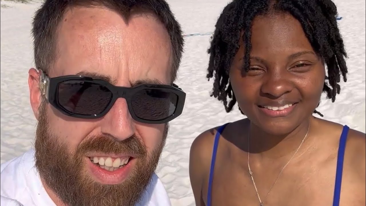 We pranked Shonda at the beach 🏝️ 🤣