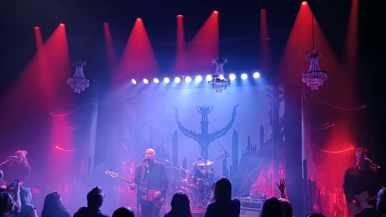 A. W. Yrjänä - Kuoleman risteyksestä kolme virstaa pohjoiseen (CMX song) Live Espoo 23.10.2024