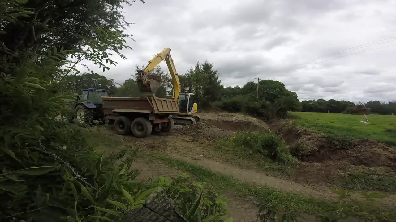 John lyons contracting digging a slatted tank